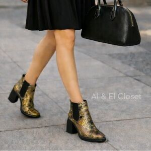 Lauren Ralph Lauren Mylah Gold Distressed Leather Ankle Boots 7B New With Box